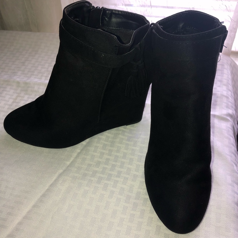 Black Rogue bootie wedges